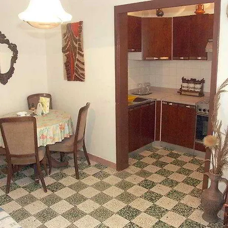 Duje Apartment *