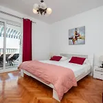 Duje Apartment *
